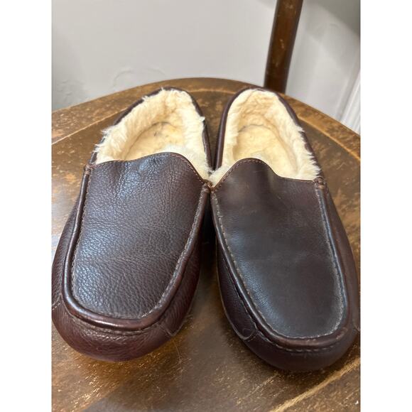 UGG Ascot Slippers Mens 9 Brown Leather Shearling Slippers Slip On Shoes 5379 main image 4